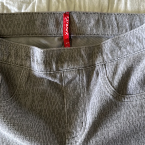 SPANX grey snakeskin jean legging Size SP - Picture 2 of 3